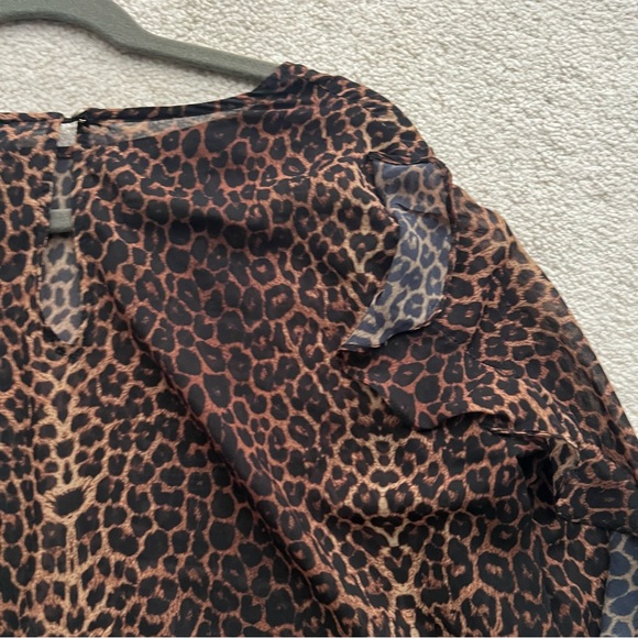 Manolo Leopard Print Ruffled Sleeve Top size S - Picture 6 of 7